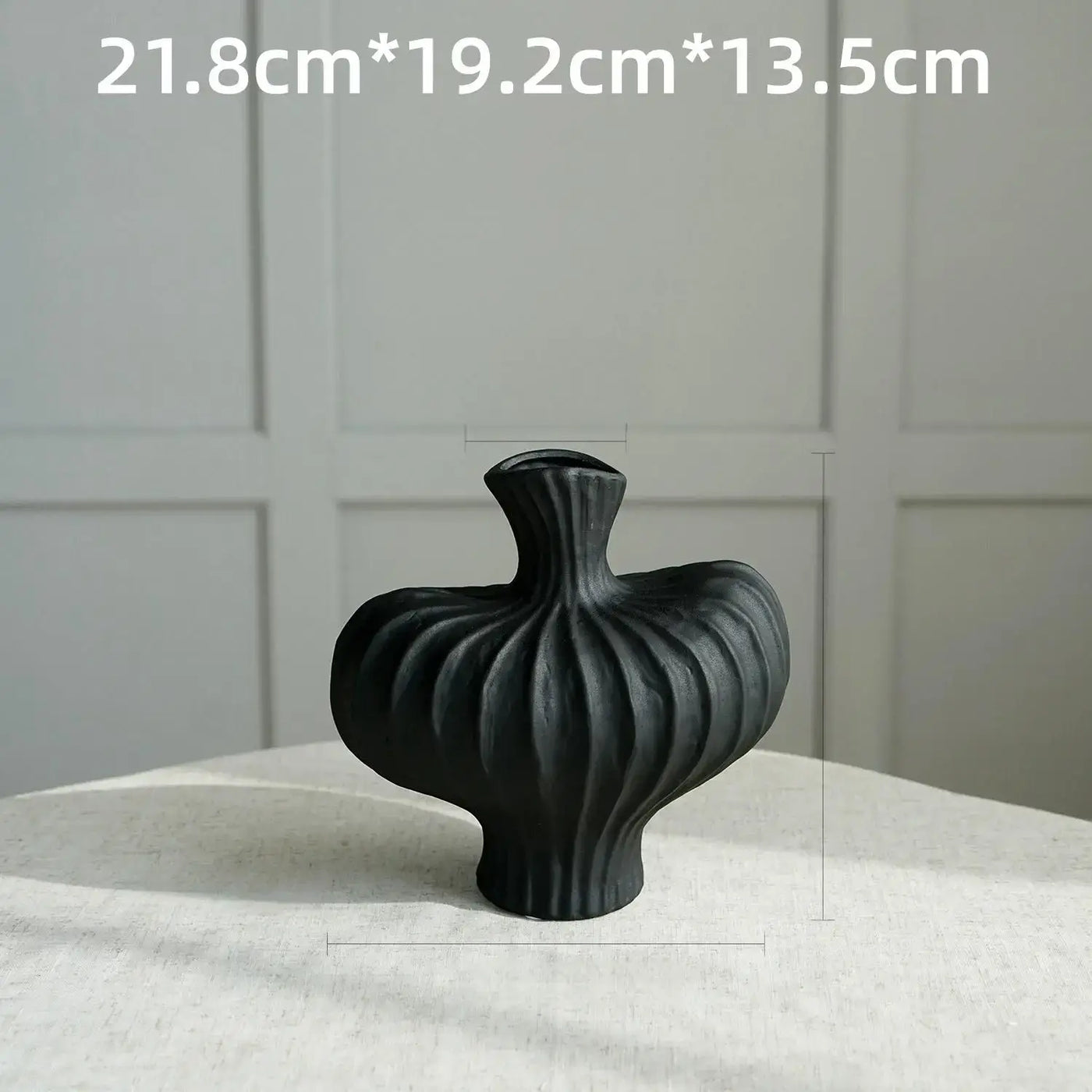 NevoMart Creative Retro Vase Home Decor Sculpture
